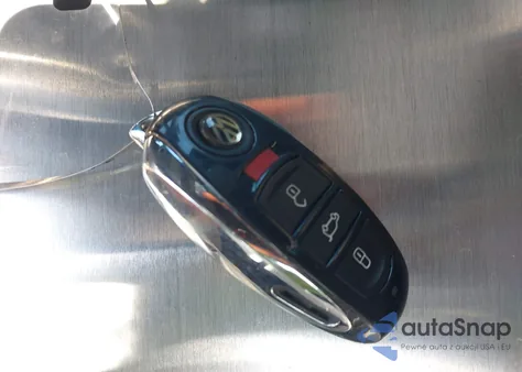 2017 Volkswagen Touareg V6 Wolfsburg Edition z USA, uszkodzony, nr VIN WVGRF7BP9HD003388